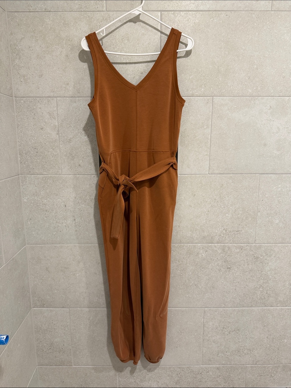 lululemon athletica Rust Sleeveless V-Neck Jumpsuit with Tie Waist sz 6